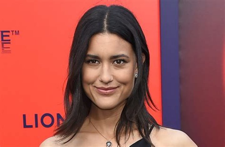 11 Amazing Bodies of Longmire Stars