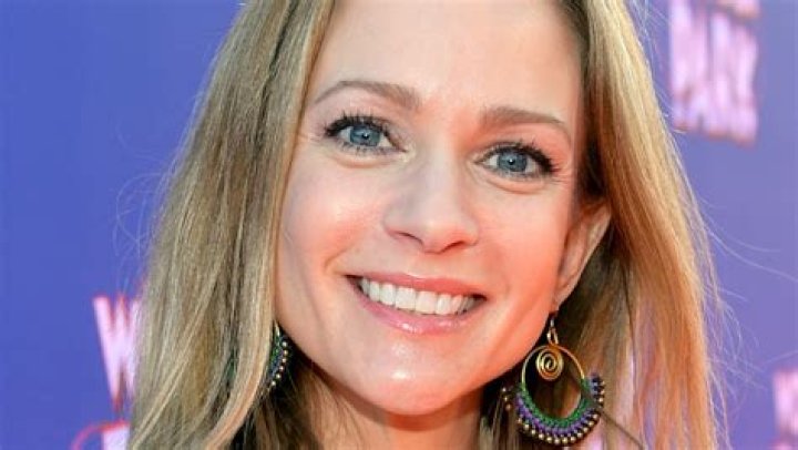 A.J. Cook Biography - Facts, Childhood, Family Life & Achievements of Canadian Actress.