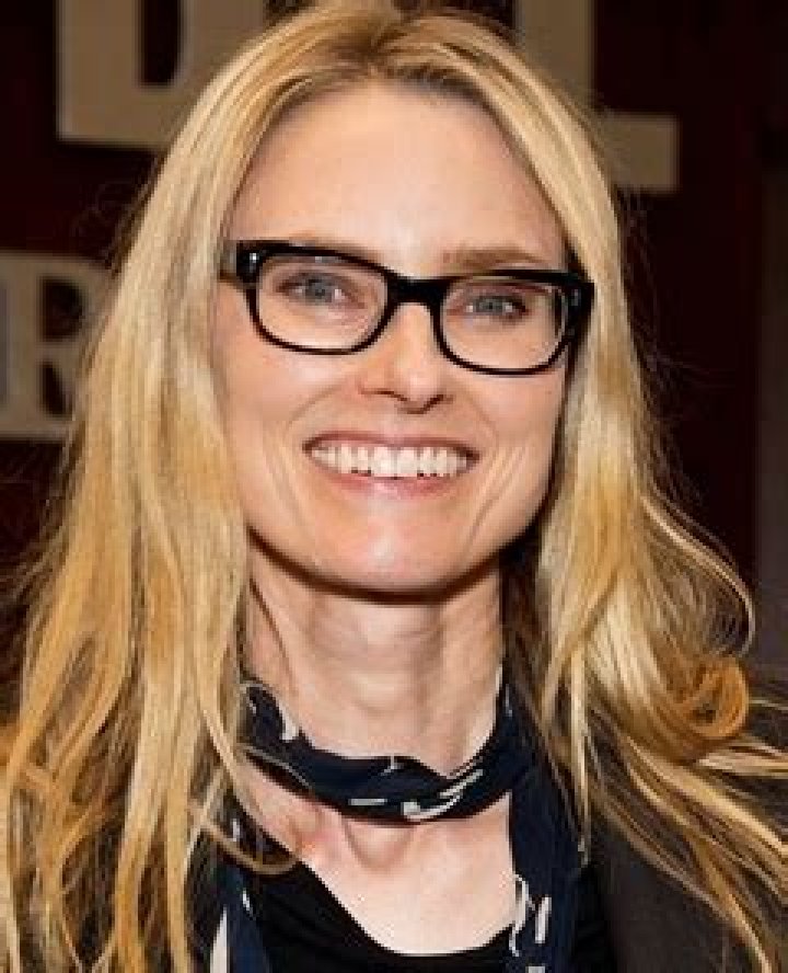 Aimee Mann Height Weight Body Measurements Bra Shoe Size Age Facts