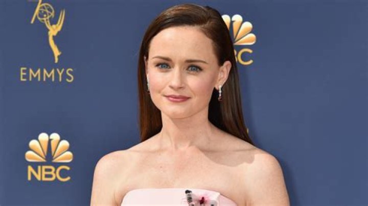 Alexis Bledel – Height, Weight, Bra Size, Measurements & Bio