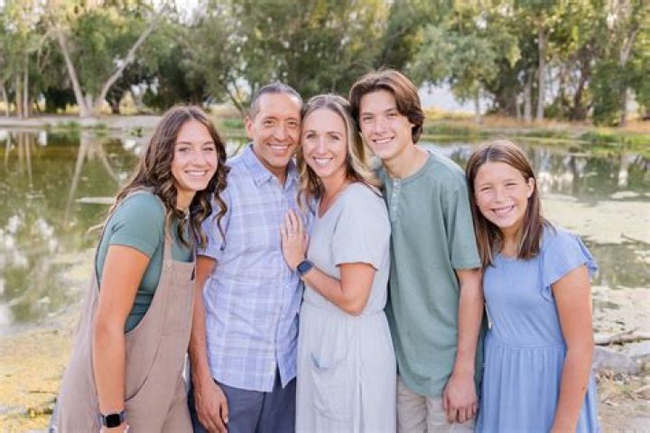 Anna Friel family, husband, children, parents, siblings