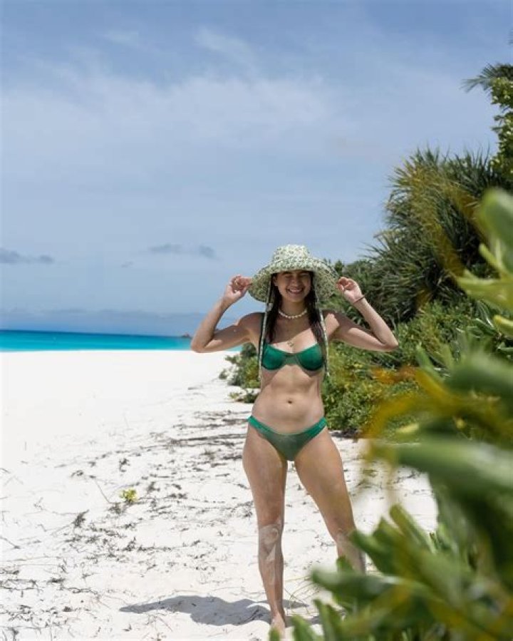 Anne Curtis in Bathing Suit "Looks Marvelous" — Celebwell