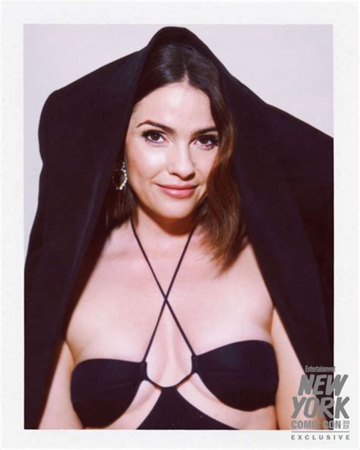 April Bowlby Bra Size, Age, Weight, Height, Measurements