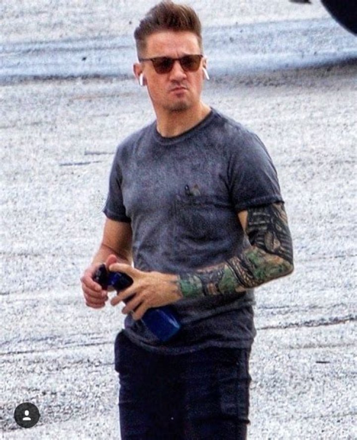 Are Jeremy Renner’s tattoo sleeve real?