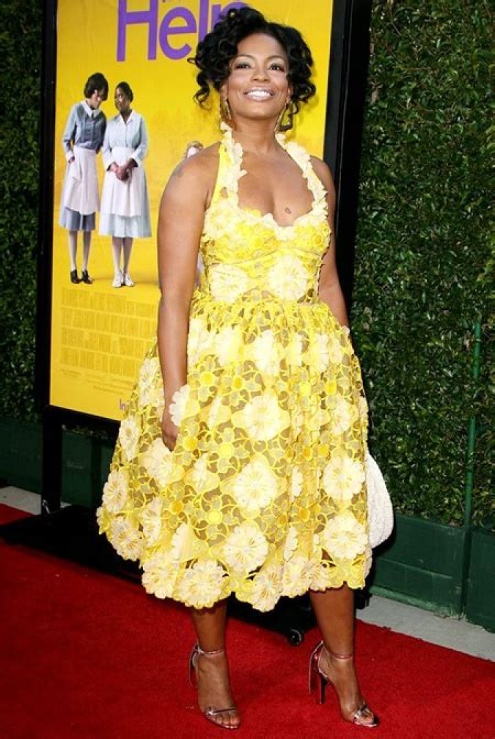 Aunjanue Ellis Height Weight Body Measurements Shoe Size Facts