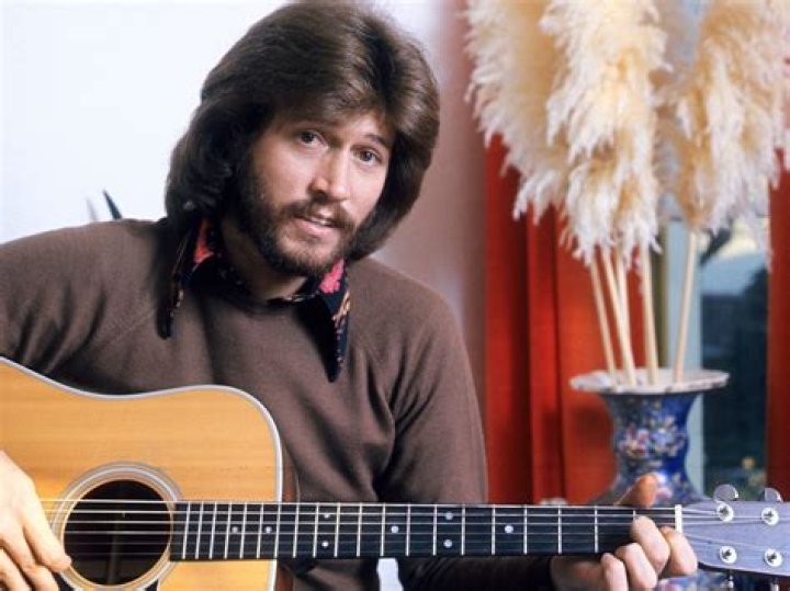 Barry Gibb Biography - Facts, Childhood, Family Life & Achievements