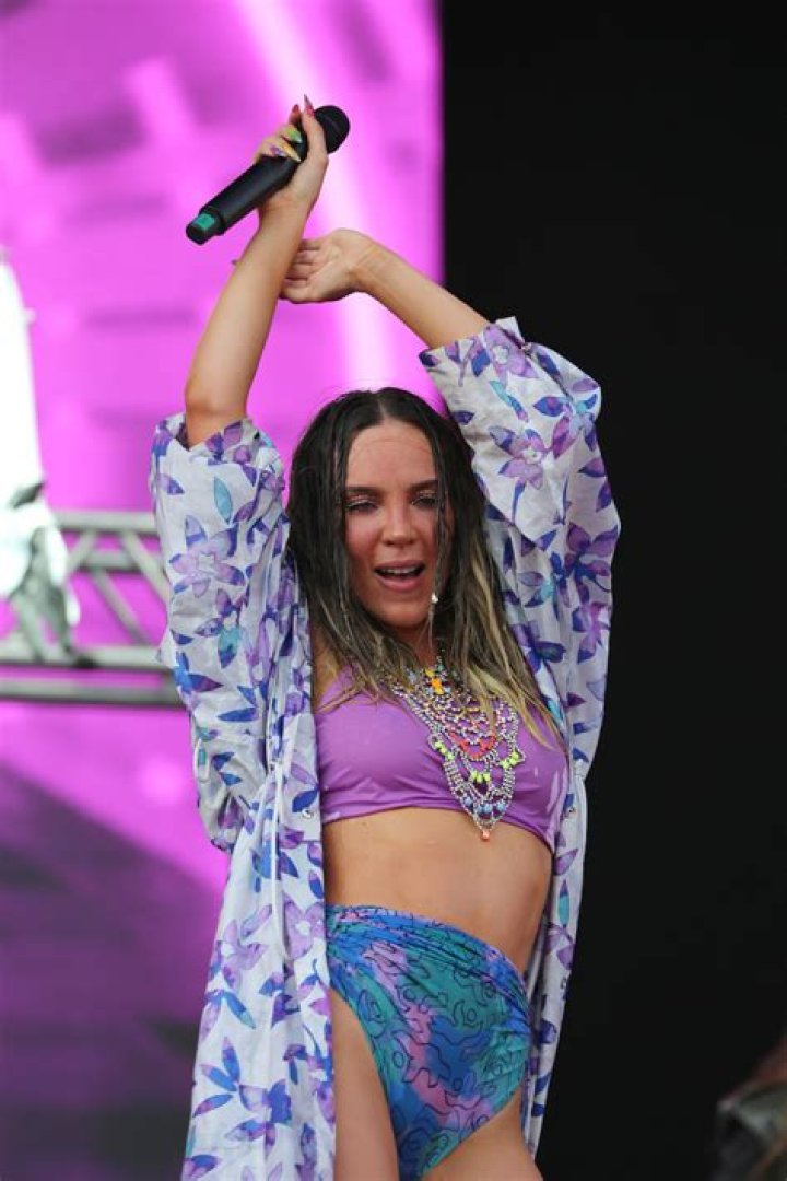 Belinda in Bathing Suit Finds "A Little Bit of Sea Water to Heal the Soul" — Celebwell