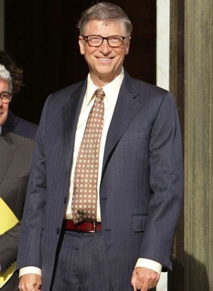 Bill Gates Body Measurements Height Weight Shoe Size Facts Family Bio