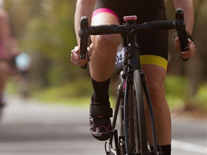 Brielle Biermann Shows Off Fit Figure "Splashing the Day Away"