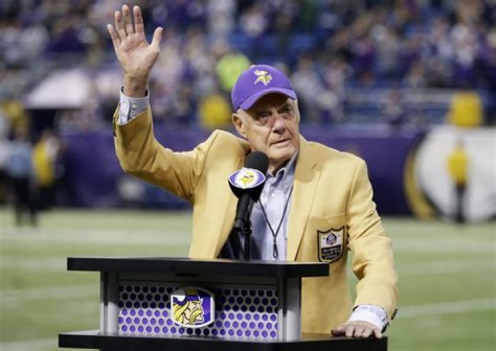 Bud Grant Age, Wife, Children, Grandchildren, Net-Worth, Bombers Coach