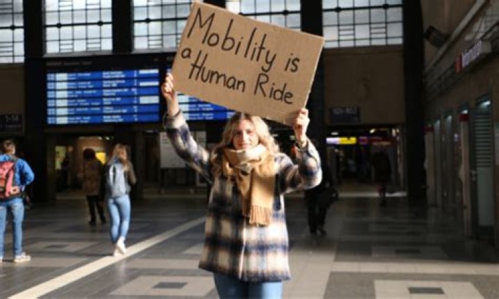 Can a human ride the EAC? – Celebrity