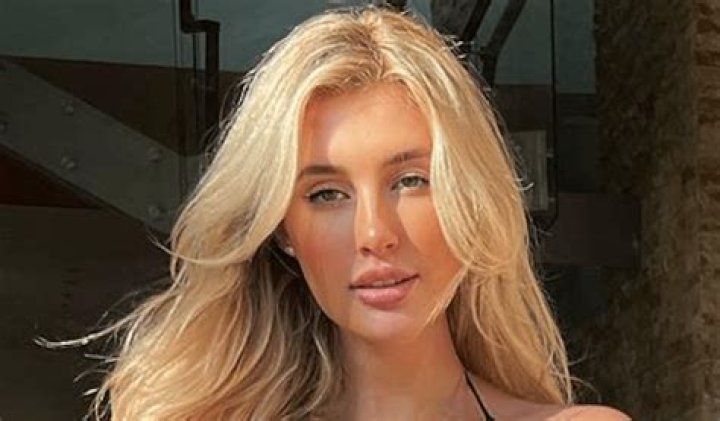 Carly Lawrence in Bathing Suit Says "Summers Coming" — Celebwell