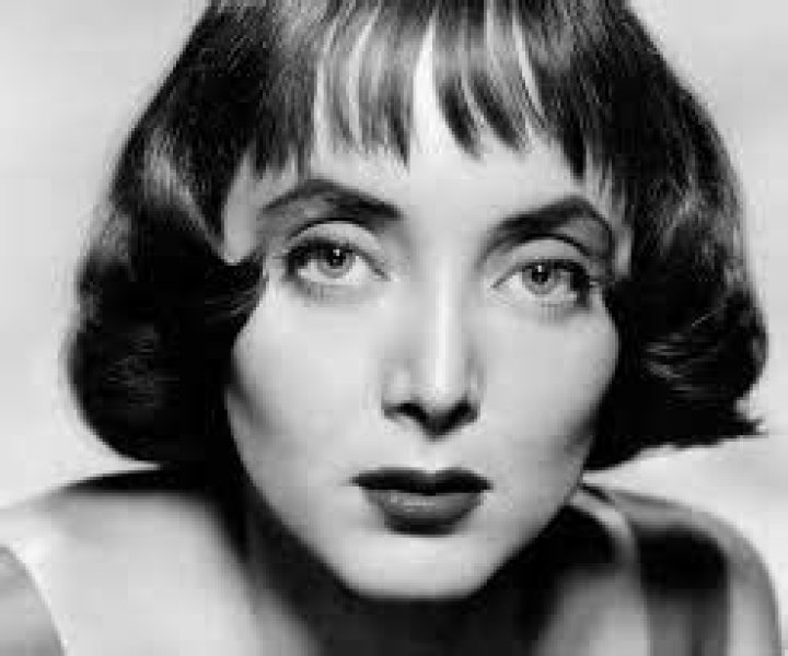 Carolyn Jones Biography - Facts, Childhood, Family & Achievements of Actress