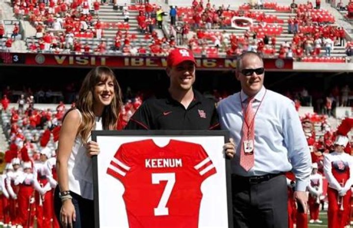 Case Keenum wife: Kimberly Caddell