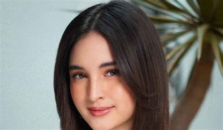 Coleen Garcia in Bathing Suit is "Fire" — Celebwell