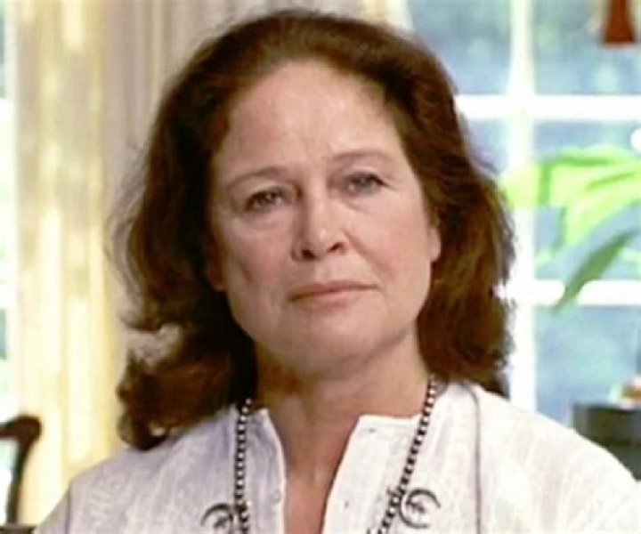 Colleen Dewhurst Biography - Facts, Childhood, Family Life & Achievements