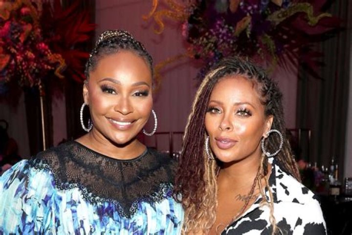 Cynthia Bailey And Eva Marcille Pose Together On A Vacay And Fans Throw Shade