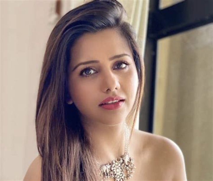 Dalljiet Kaur in Bathing Suit Has a "Fun Shoot" — Celebwell