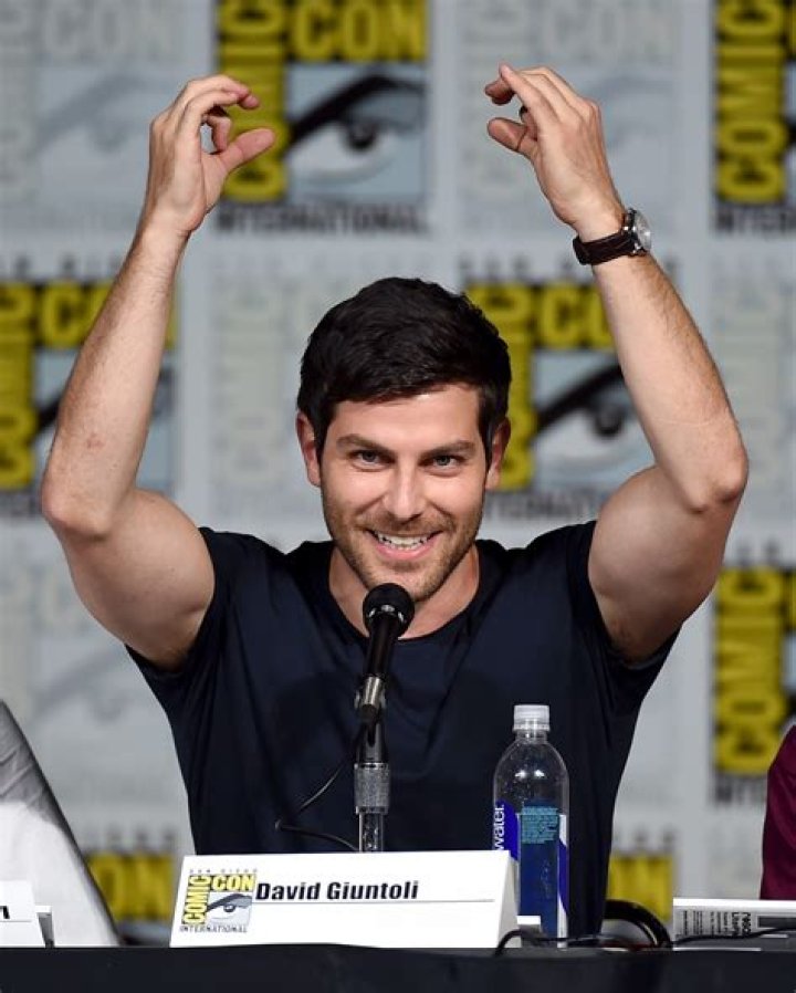 David Giuntoli Biography - Facts, Childhood, Family Life & Achievements
