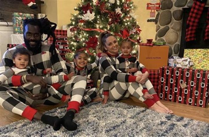 De’Vondre Campbell family, wife, children, parents, siblings