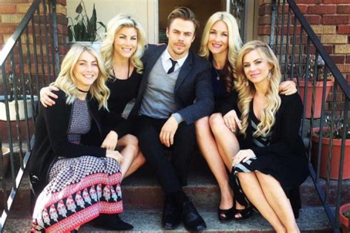 Derek Hough family, wife, children, parents, siblings