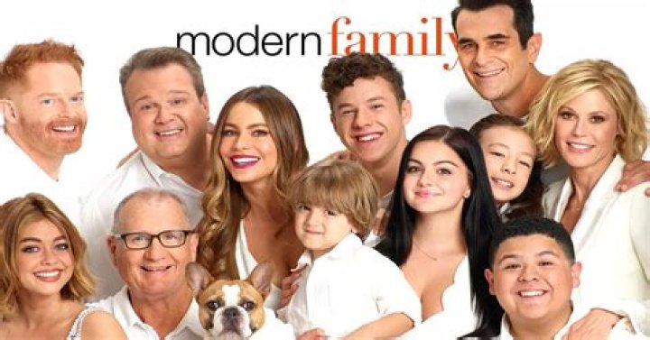 Did Fred Savage direct Modern Family? How many episodes did Fred Savage direct Modern Family?