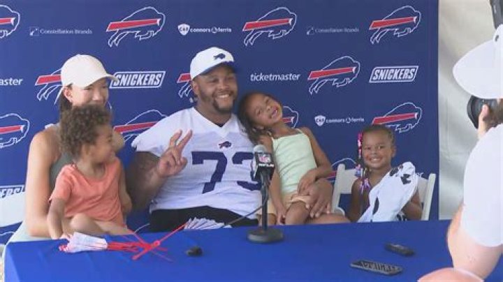 Dion Dawkins age, height, ethnicity, family, college, 40 time, draft, trade, net worth, Instagram