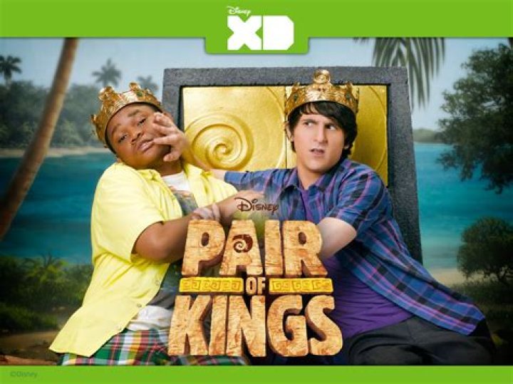 Do Brady and Mikayla ever get together in Pair of Kings? – Celebrity