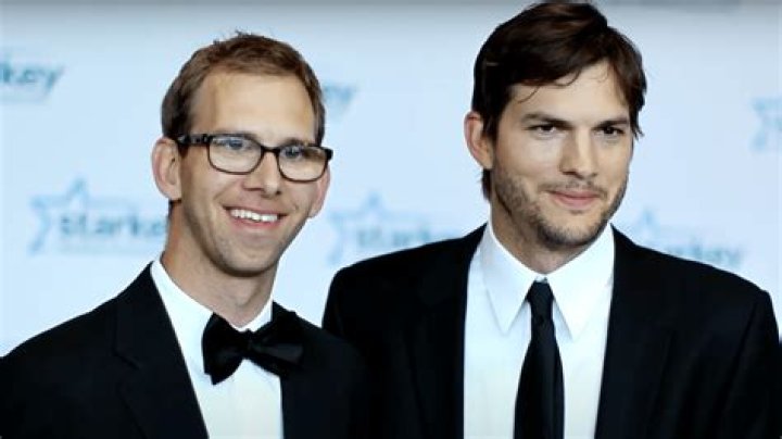 Does Ashton Kutcher have a twin brother?
