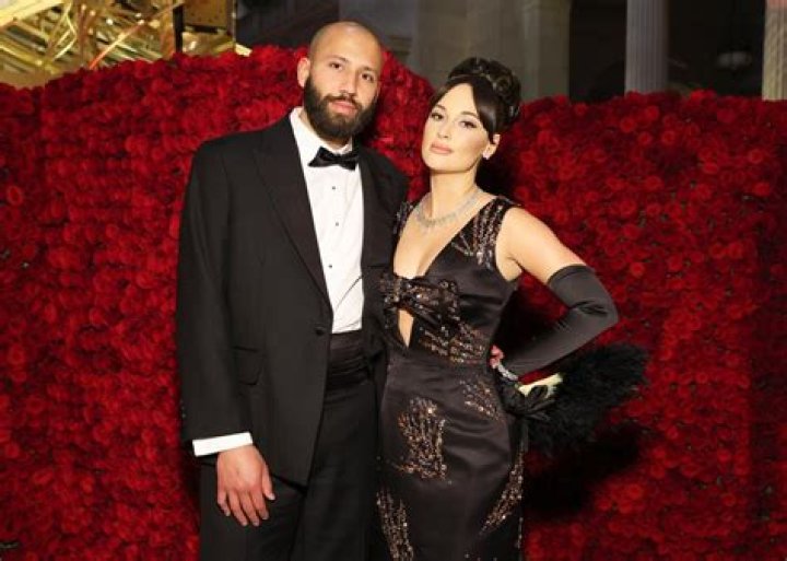 Does Kacey Musgraves have a baby?