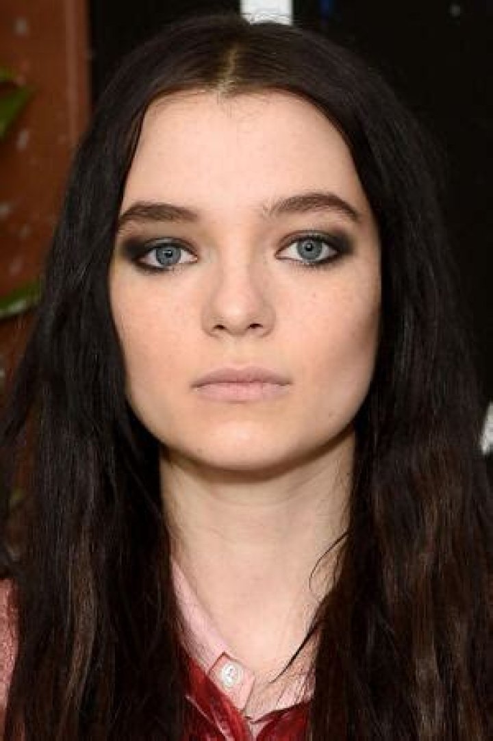 Esme Creed-Miles Wiki, Age, Height, Boyfriend & Net worth