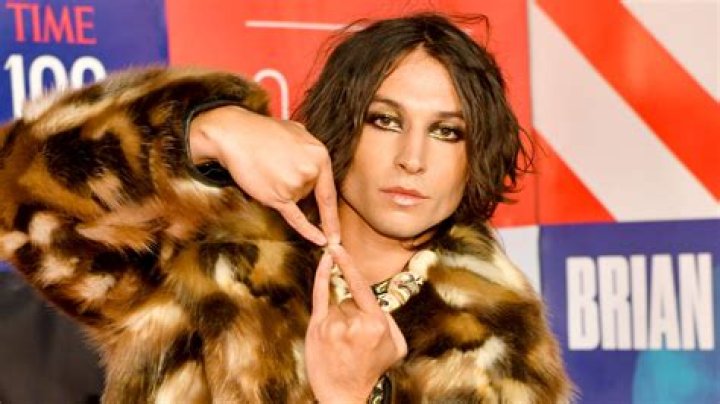 Ezra Miller reportedly living with a mother and her three children on a farm in Vermont, with the father understandably concerned