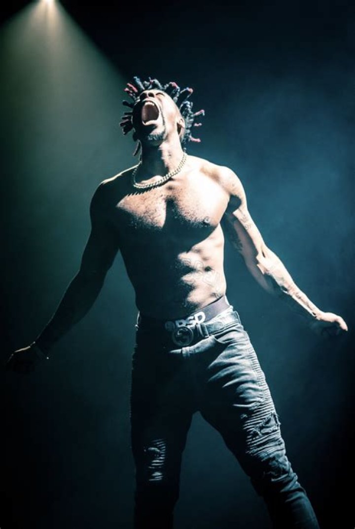 Famous Dex Biography - Facts, Childhood, Family Life & Achievements