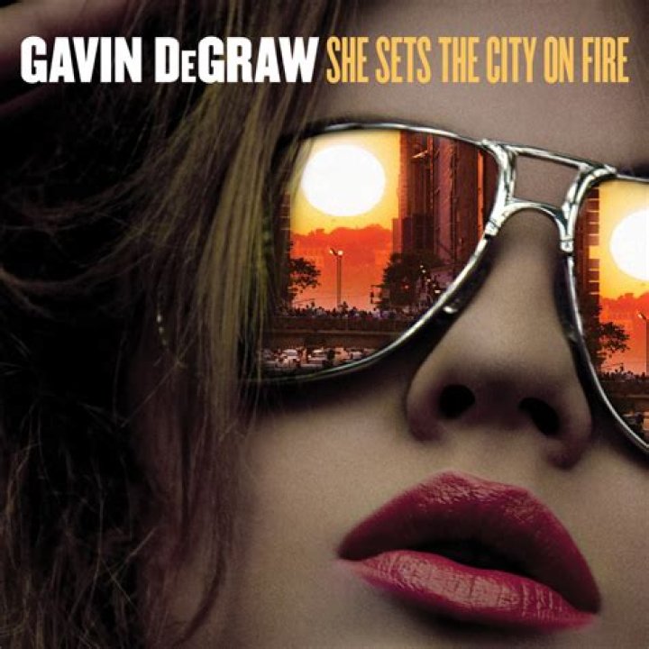 Gavin DeGraw Premieres Video For “She Sets The City On Fire”