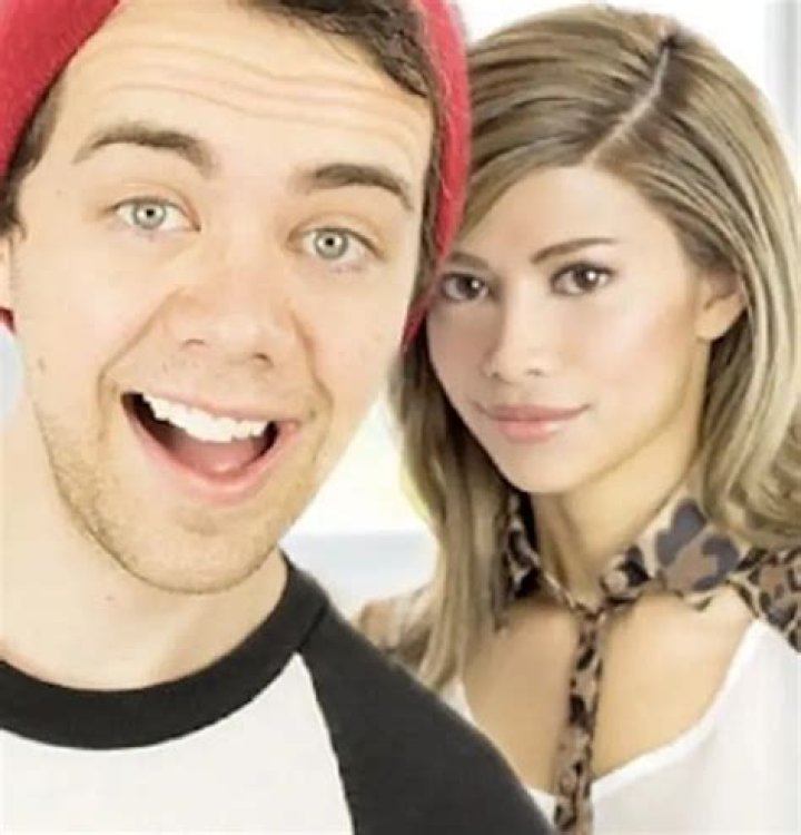 Gloom [Youtuber] Net Worth, Age, Wiki, Boyfriend, Height & More