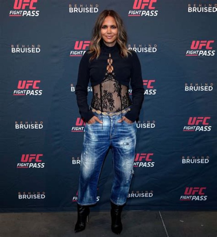 Halle Berry in Bathing Suit "Woke Up and Decided to Believe in Myself" — Celebwell