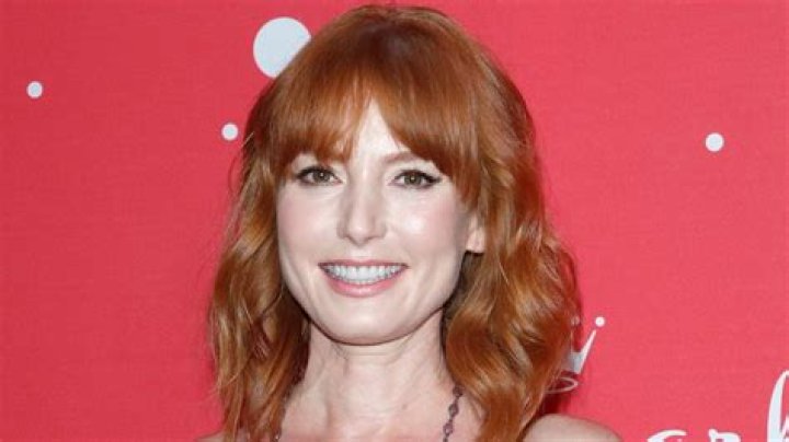 Hallmark Star Alicia Witt Shares Swimsuit Photo “Savoring the Last Days of Summer” — Celebwell