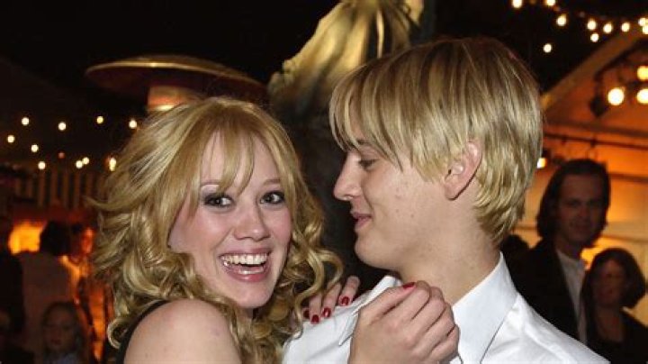 Hilary Duff thinks Aaron Carter tell-all book is too soon
