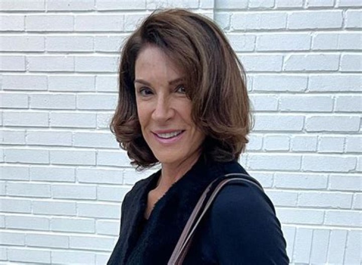 Hilary Farr in Bathing Suit Has "Best Time Ever" — Celebwell