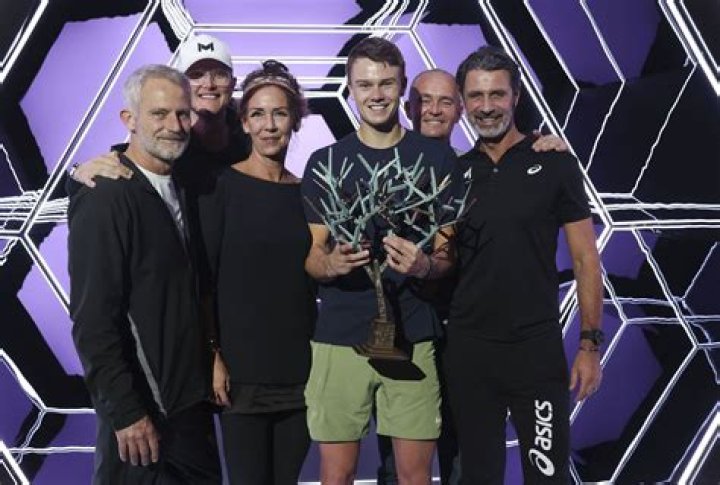 Holger Rune Wiki, age, parents, girlfriend, agent, ranking, Flashscore, Instagram, net worth