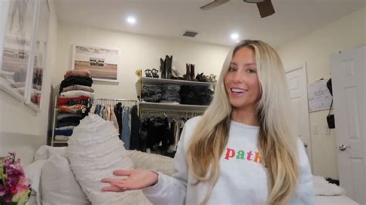 How much does Alix Earle make from TikTok?