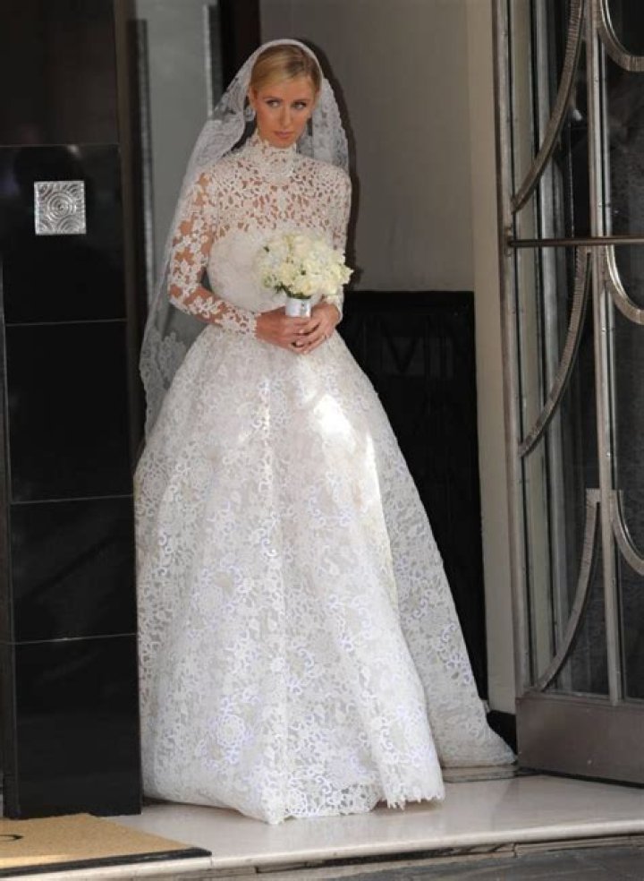 How Much Is Paris Hilton’S Wedding Dress Worth? – Celebrity