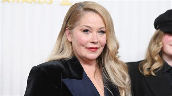 
How Much Money Does Christina Applegate Make? Latest Income Salary

