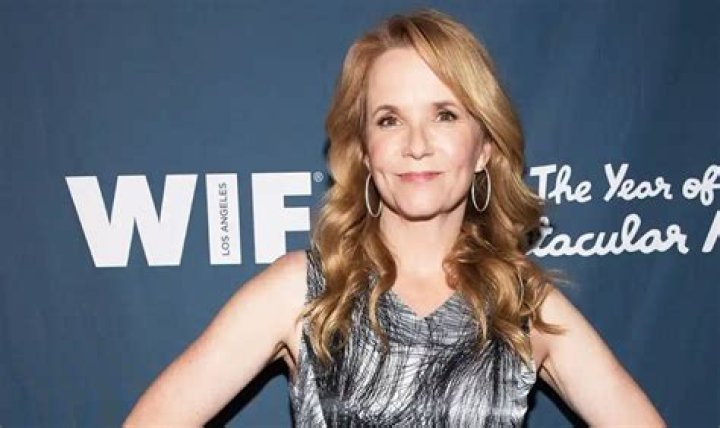 
How Much Money Does Lea Thompson Make? Latest Income Salary
