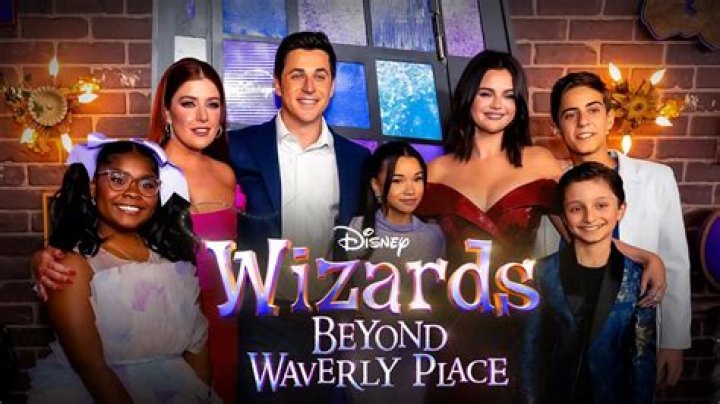 How old is the dad from Wizards of Waverly Place? – Celebrity