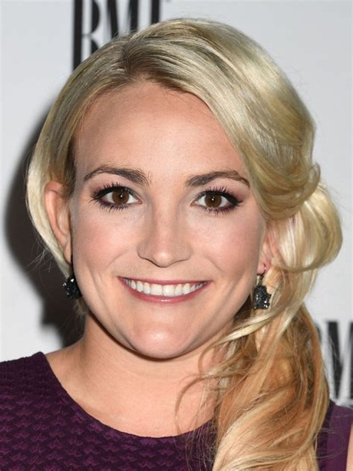 How tall is Jamie Lynn Spears?