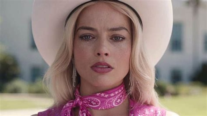 ‘I told them they’d make a billion dollars’: Margot Robbie admits she may have oversold ‘Barbie’