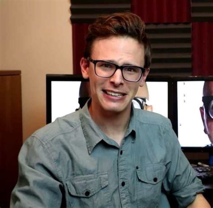 Ian Carter (iDubbbz) Biography - Facts, Childhood, Family Life & Achievements