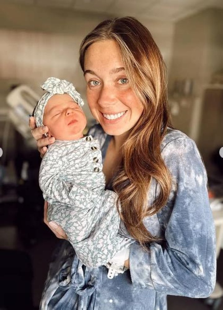 Is Barry Williams daughter black?