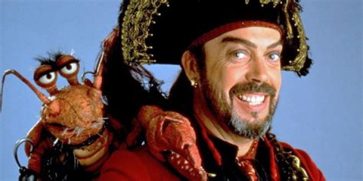 Is Captain D’s the same as Long John Silver’s? – Celebrity